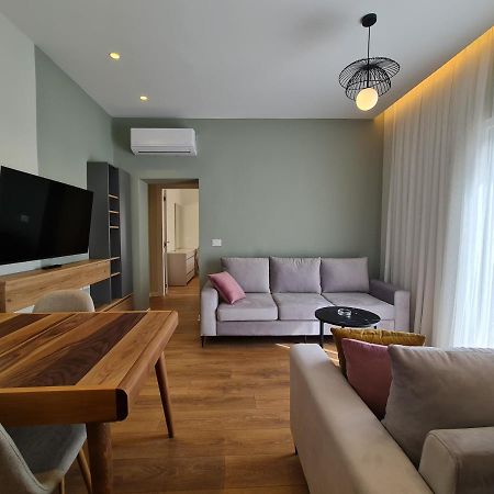 Adore - Modern Apartment Tirana Esterno foto