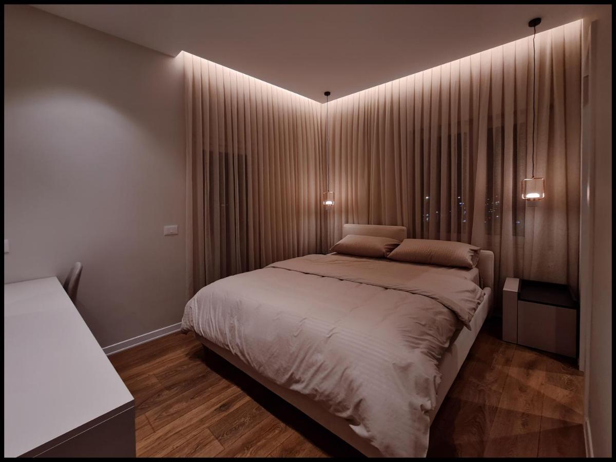 Adore - Modern Apartment Tirana Esterno foto