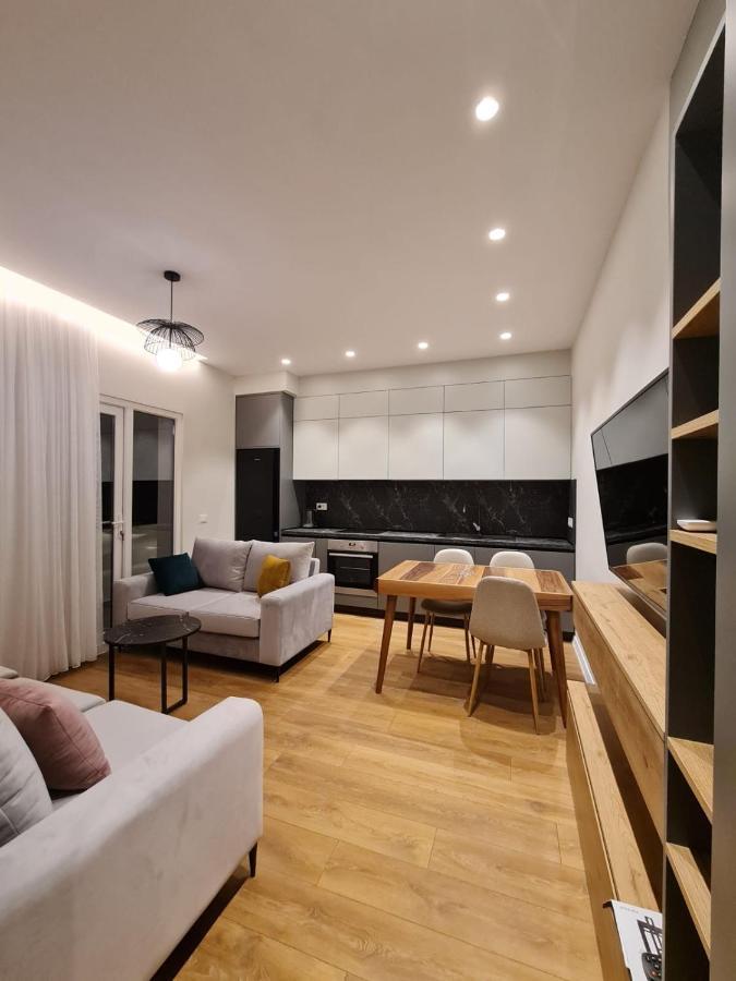 Adore - Modern Apartment Tirana Esterno foto
