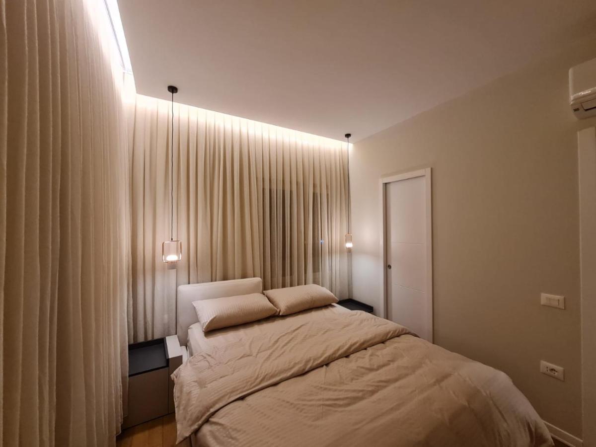 Adore - Modern Apartment Tirana Esterno foto