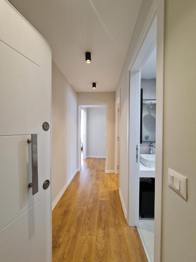 Adore - Modern Apartment Tirana Esterno foto