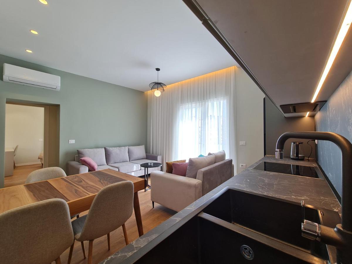 Adore - Modern Apartment Tirana Esterno foto