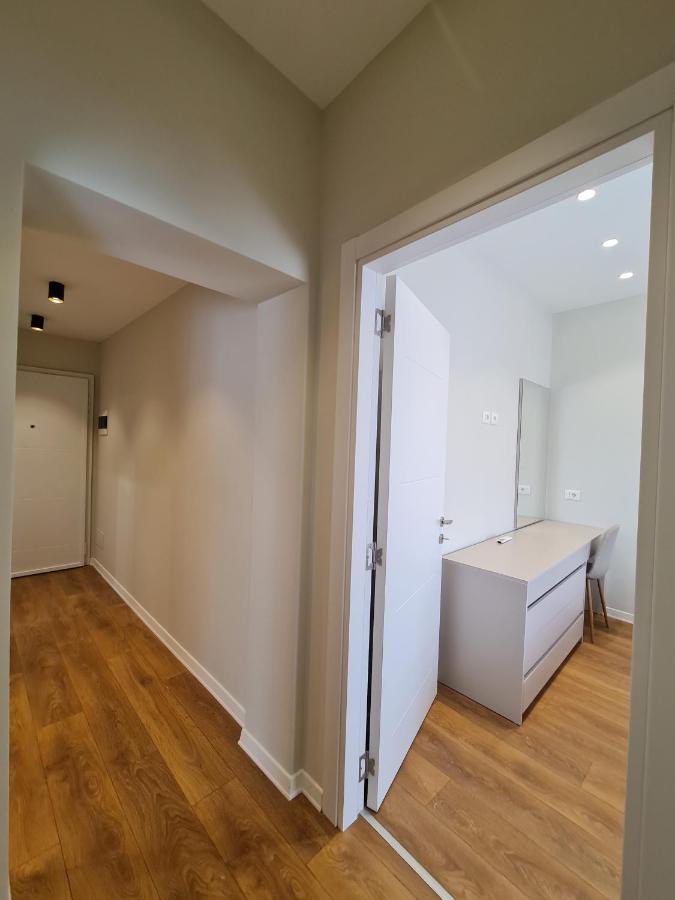 Adore - Modern Apartment Tirana Esterno foto