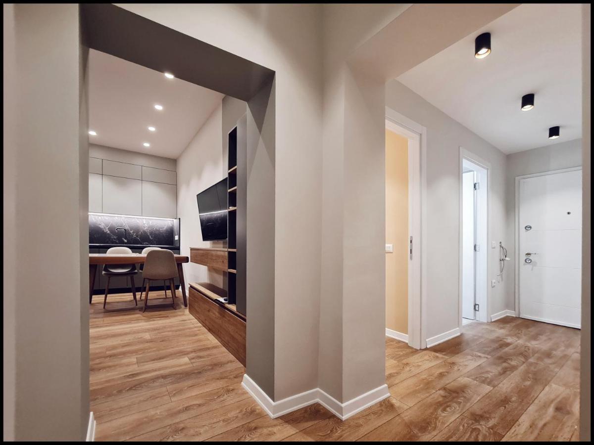 Adore - Modern Apartment Tirana Esterno foto