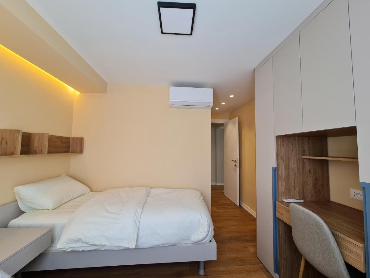Adore - Modern Apartment Tirana Esterno foto