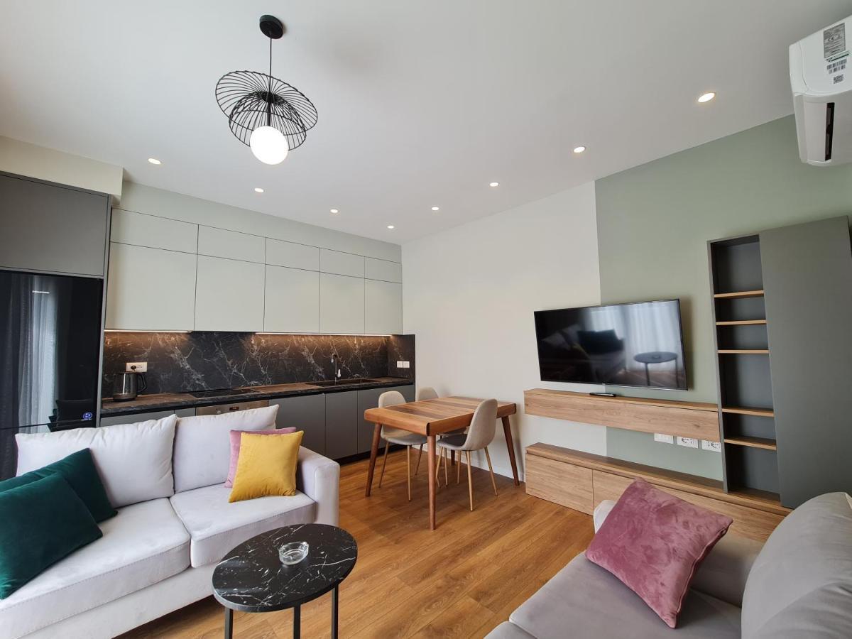 Adore - Modern Apartment Tirana Esterno foto