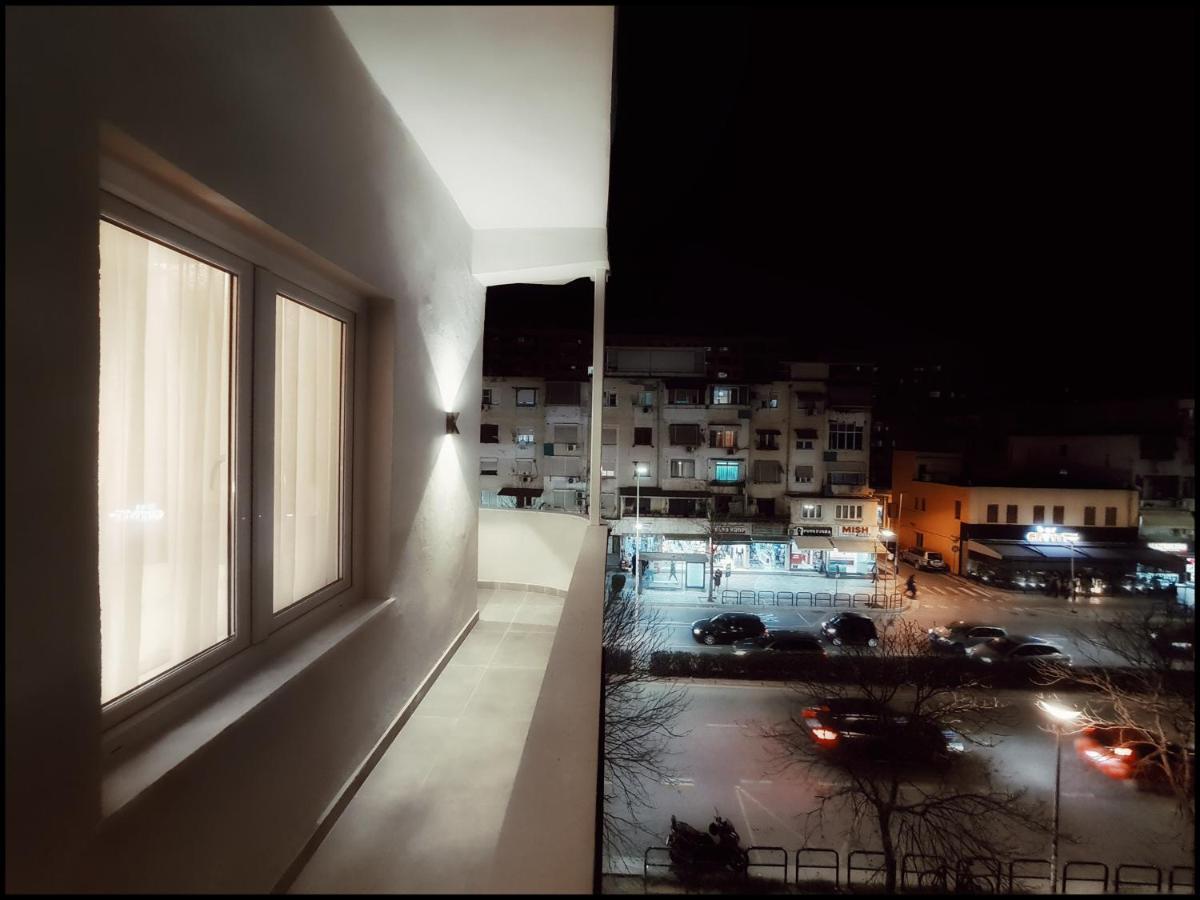 Adore - Modern Apartment Tirana Esterno foto