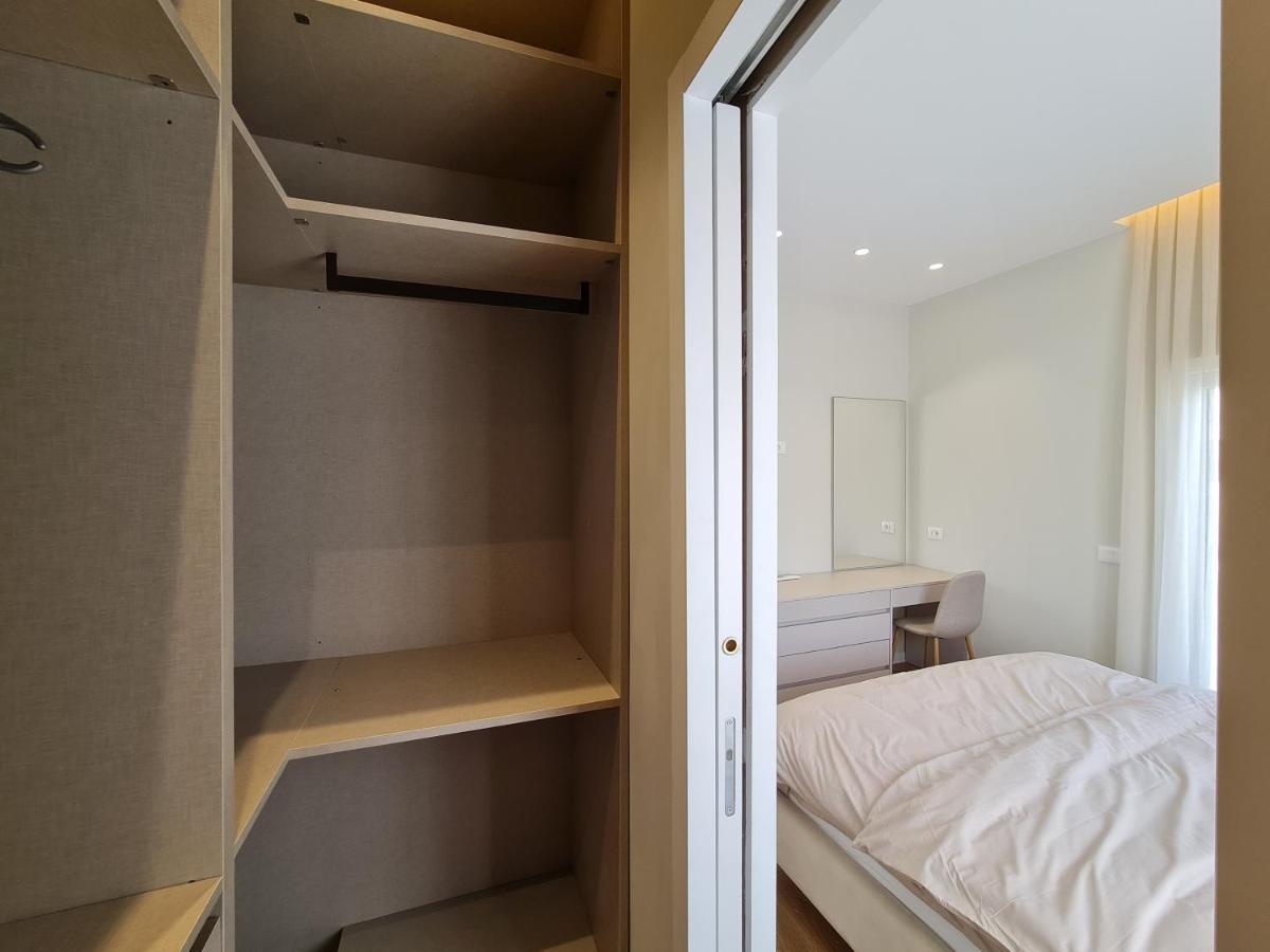 Adore - Modern Apartment Tirana Esterno foto